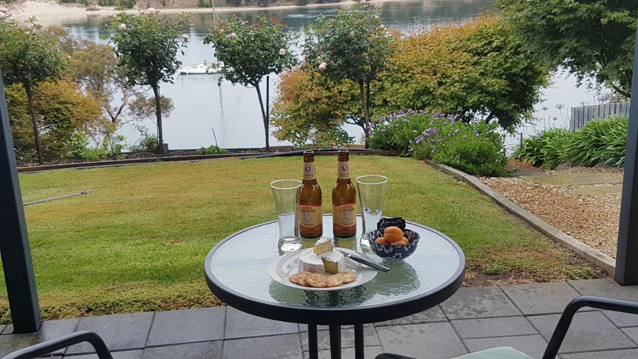 Lewi Waters Bed & Breakfast Lewisham ภายนอก รูปภาพ