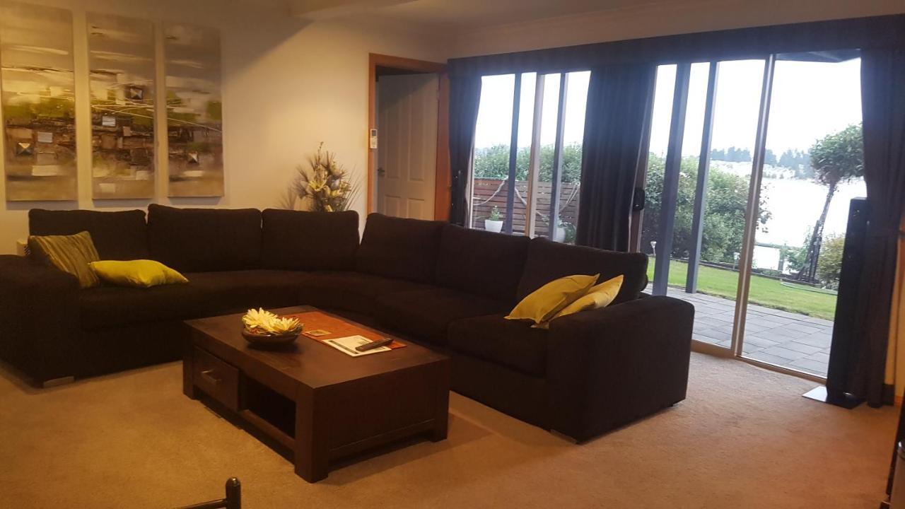 Lewi Waters Bed & Breakfast Lewisham ภายนอก รูปภาพ