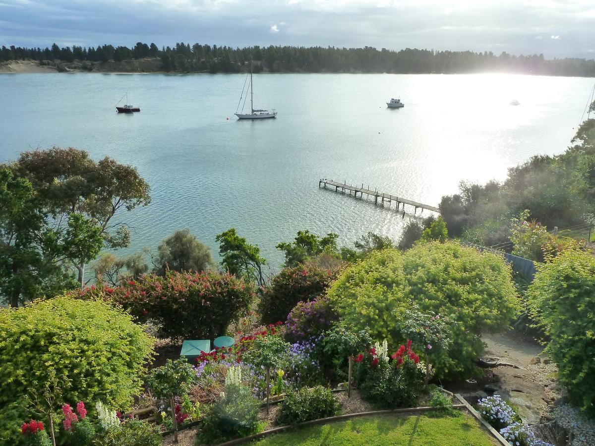 Lewi Waters Bed & Breakfast Lewisham ภายนอก รูปภาพ